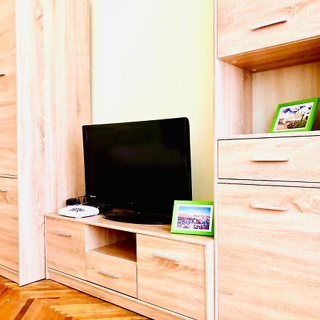 Apartment Near Opera On Horodotska 11 Lviv Buitenkant foto