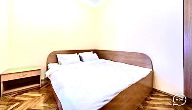 Apartment Near Opera On Horodotska 11 Lviv Buitenkant foto